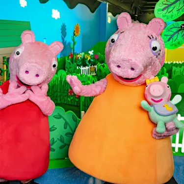 Peppa Pig, Mommy Pig and Baby Evie Pig Character Meet and Greet at PEPPA PIG World Of Play