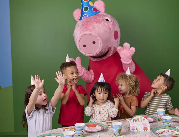 PEPPA PIG MERLIN 05 MEET GREET PARTY 0124 600X600