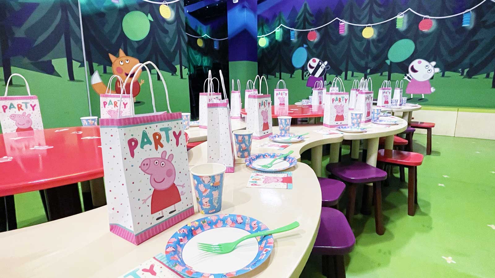 Peppa Birthday Party Room 1600X900 2